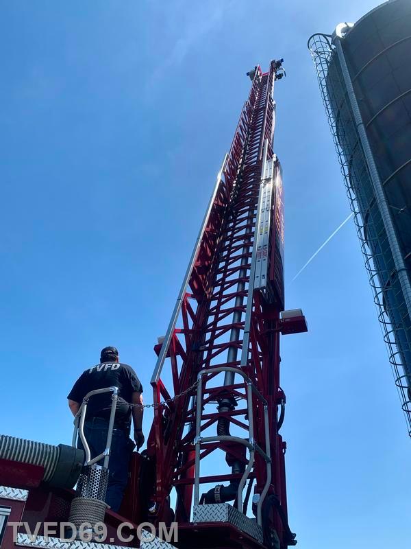 Lt Romig setting up the Ladder during a Silo Class